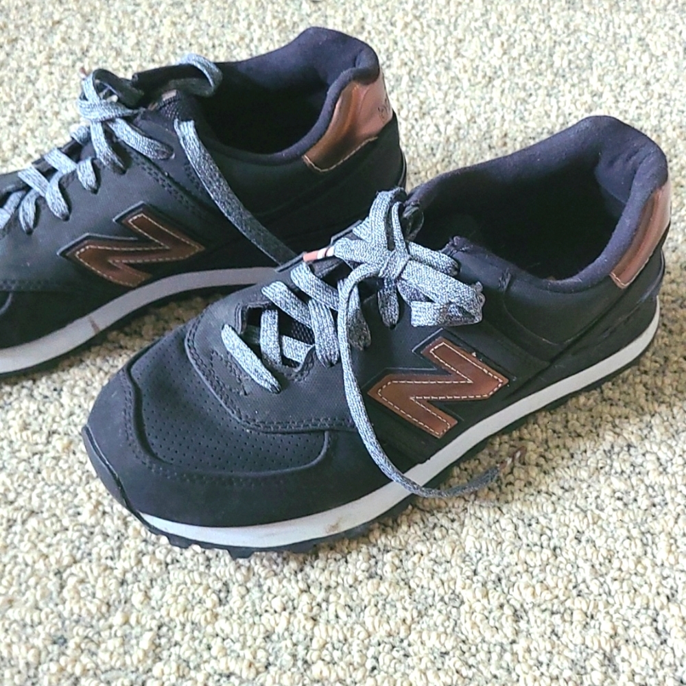 New Balance Black Sneakers